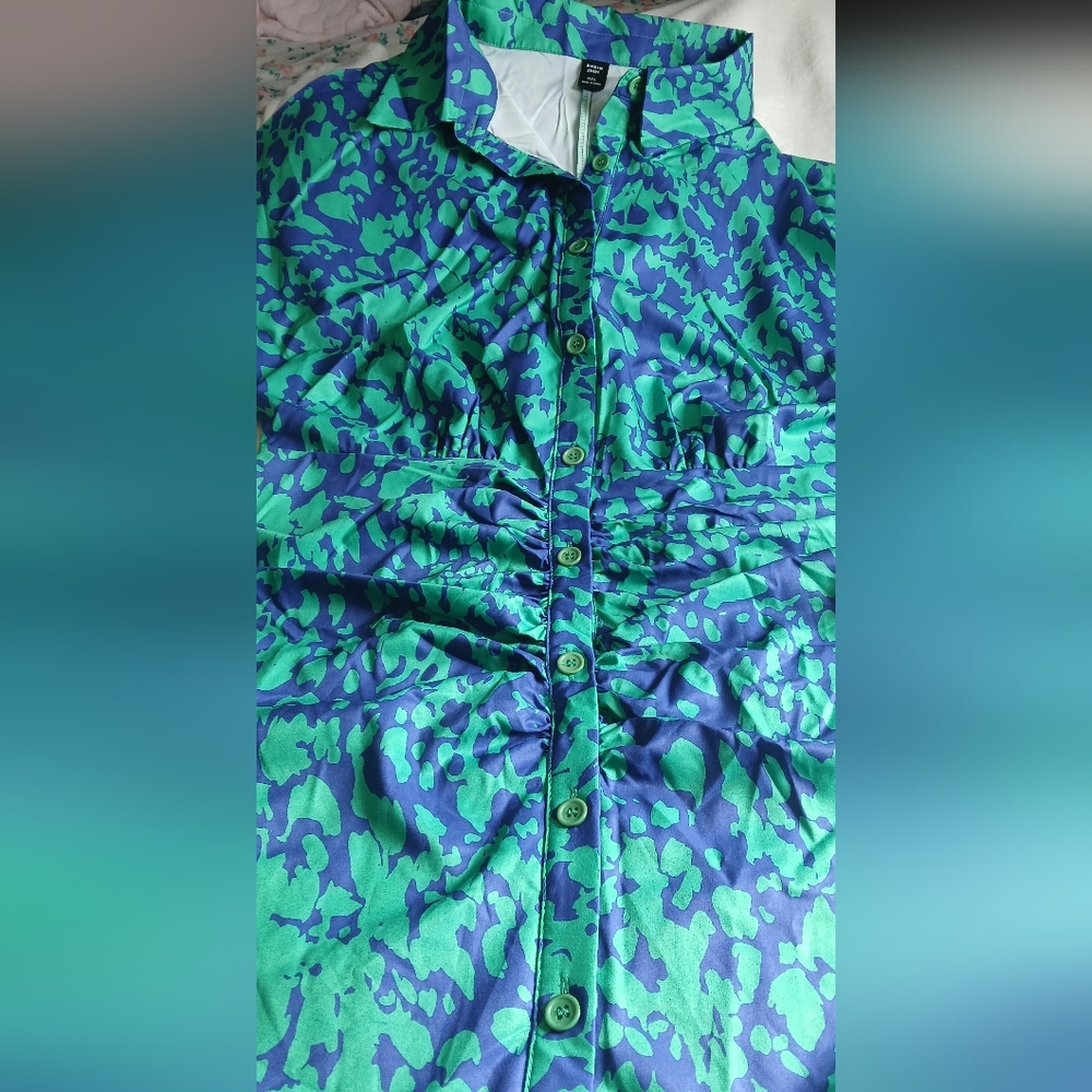 Elegant Green and Blue Patterned Dress - Picture 7 of 7